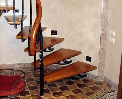 Как выбрать породу дерева для лестницы: дуб, ясень или бук?